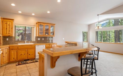 1681 Tionontati St, South Lake Tahoe CA  96150-4902 exterior