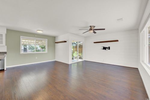 129 Rainier Cir, Vacaville CA  95687-3309 exterior