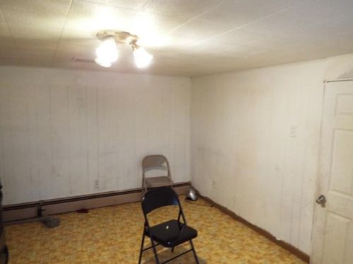 1013 Lower Meadow Ave, North Charleroi, PA 15022-2031