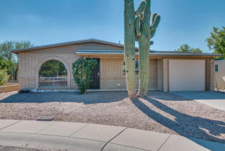 2213 Linda Ct, Phoenix, AZ 85022-3445