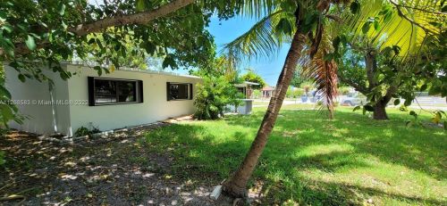 1426 22nd Ave, Hollywood FL 33020-2001 exterior