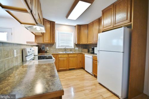 23 Bobby Ln, Edinburg VA  22824-2552 exterior