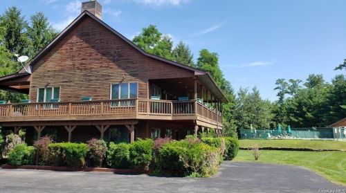 29 Horseshoe Lake Rd, Kauneonga Lake NY  exterior
