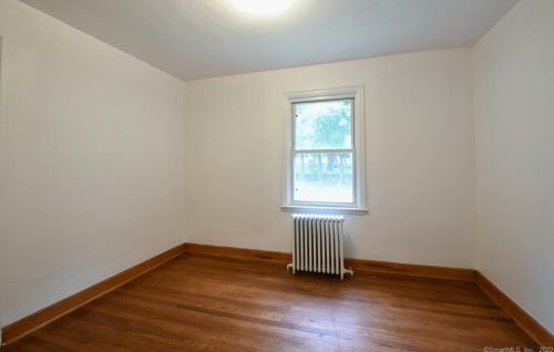 54 Henry St, Waterbury CT  06708-2608 exterior