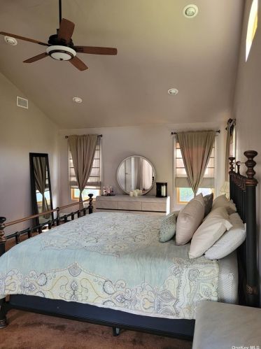 54 Oleeta Rd, Mount Sinai NY  11766-2507 exterior