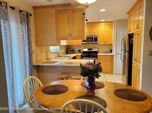 22 Crane Pkwy, Cranford NJ  07016-3459 exterior