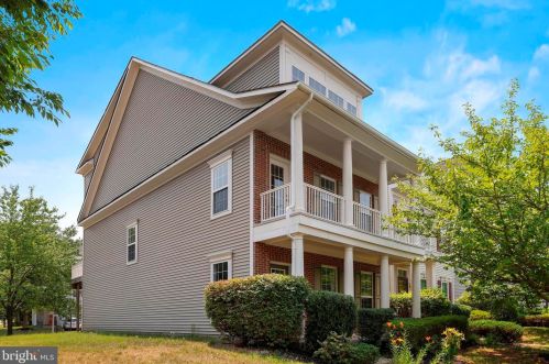 16450 Kenneweg Ct, Woodbridge, VA 22191-6352