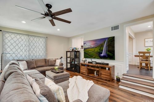 5719 Pennswood Ave, Lakewood CA  90712-1819 exterior