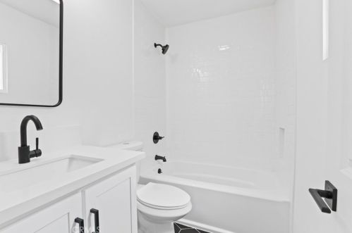 2519 Monroe St, Long Beach CA  90810-1361 exterior