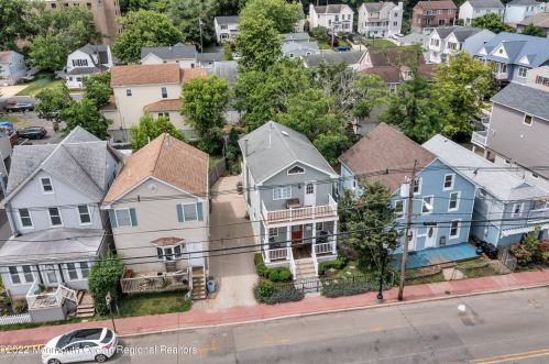 237 Bay Ave, Monmouth Hills NJ  07732-1537 exterior