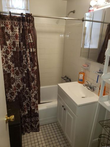 1040 Neilson St, Far Rockaway NY  11691-5047 exterior