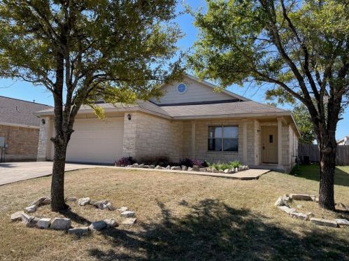 112 Cowboy Cv, Uhland, TX 78640-5912