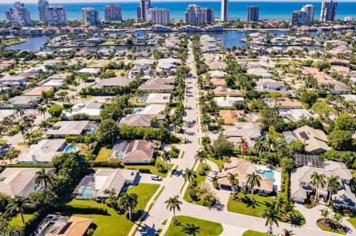 579 Neapolitan Way, Naples FL  34103-8567 exterior