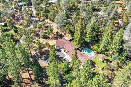 13267 Squirrel Creek Rd, Grass Valley CA 95945-4551 exterior