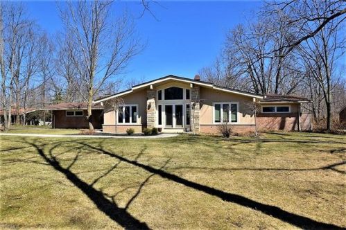 28649 Woodland Rd, Cleveland, OH 44124-5631
