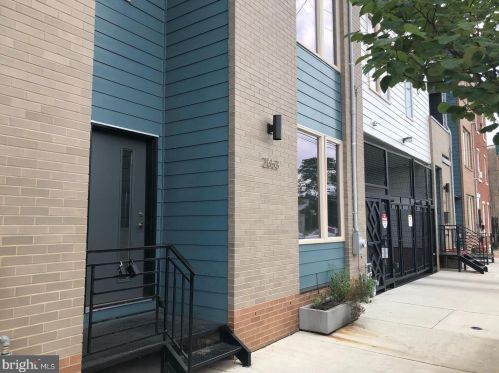 2665 Amber St, Philadelphia, PA 19125-1404