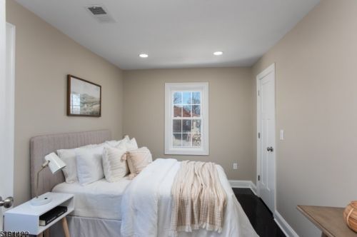 49 Elmwood Ave, Montclair NJ  07042-4531 exterior