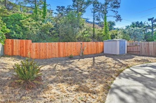 271 Goodwin Dr, San Bruno CA  94066-1660 exterior