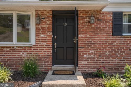 10 Bettie Ln, Norristown, PA 19403-2017
