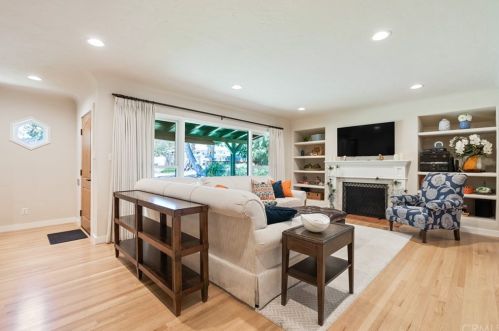 640 Pennsylvania Ave, Glendora CA  91740-4324 exterior