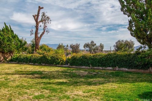 42371 Cosmic Dr, Temecula CA 92592-3282 exterior