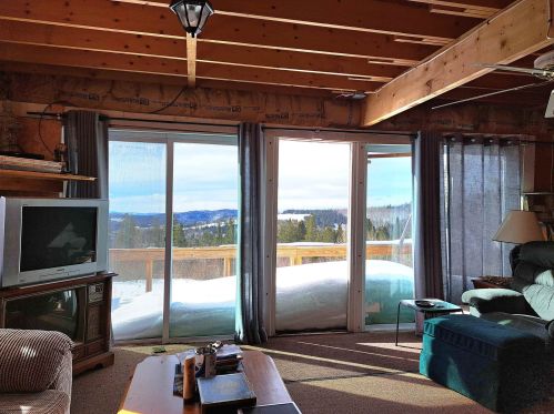 848 Diamond Pond Rd, Columbia NH  03576-5611 exterior