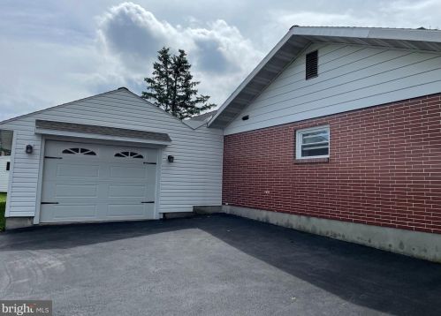 708 8th Ave, Lebanon, PA 17046-8207