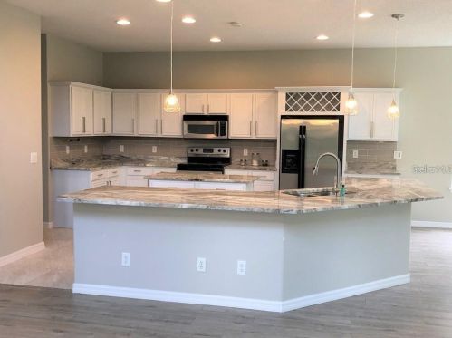 14697 Huntcliff Park Way, Orlando, FL 32824-5677