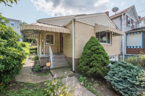 257 Washington Ave, Whitaker, PA 15120-2370