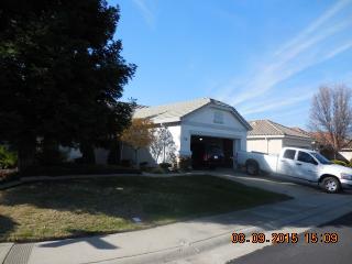 7501 John Henry Ln, Roseville, CA 95747-8357