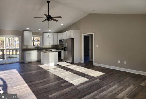 211 Erica Dr, Montross VA  22520-4154 exterior