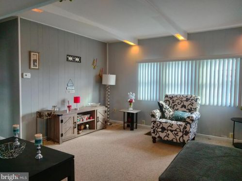 4 Oak Dr, Erial NJ  08081-1808 exterior