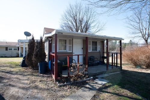 599 Moon Clinton Rd, Moon Twp, PA 15108-3835