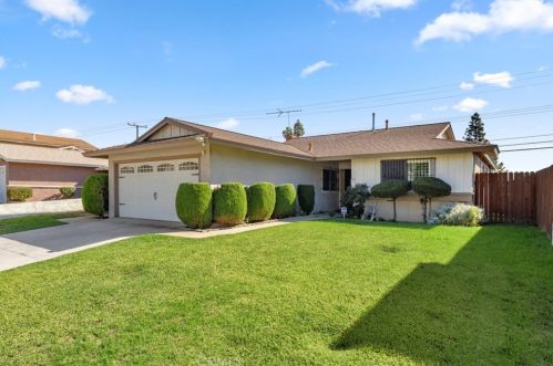 1556 Gladwick St, Long Beach, CA 90746-2571