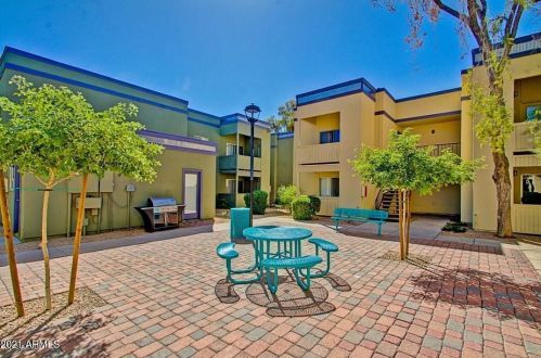 740 Elm St, Phoenix AZ  85013-2416 exterior