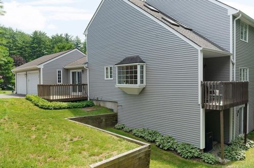 36 Suffolk Rd, South Glastonbury, CT 06073-2626