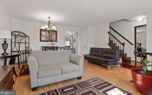 605 Warrenton Ter, Leesburg VA  20176-2466 exterior