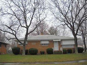 7267 Beresford Ave, Cleveland OH  44130-5057 exterior