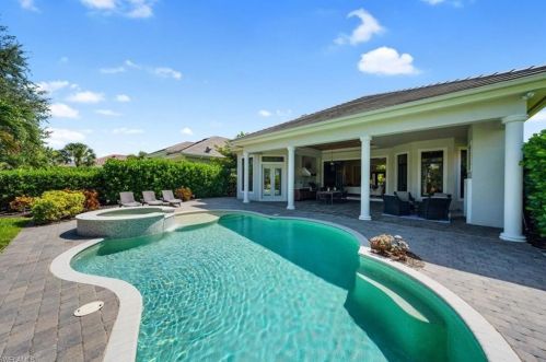 29006 Blaisdell Dr, Naples FL  34119-0930 exterior