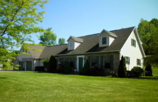 6 Sandy Stone Dr, Ashbury, PA 17859-9038