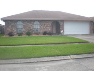 1608 Longbridge Dr, Marrero, LA 70072-4045