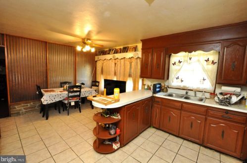 408 Latona Ave, Trenton NJ 08618-2716 exterior