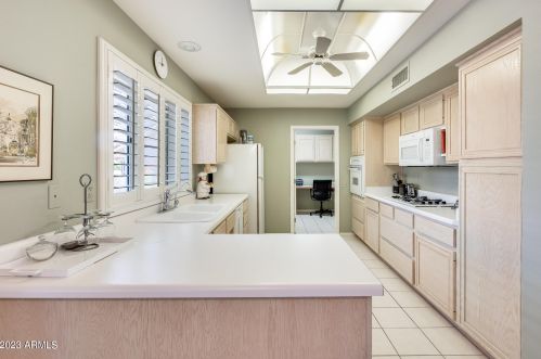 15006 Heritage Dr, Sun City AZ  85375-6622 exterior