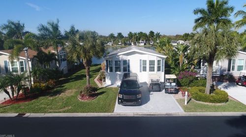 1058 Silver Lakes Blvd, Naples, FL 34114-9333