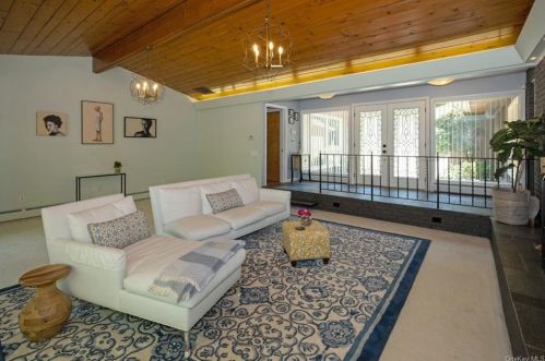 12 Fawn Hl Rd, Tuxedo Park NY  10987-3531 exterior