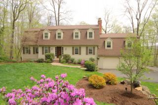 68 Saunders Ln, Ridgefield, CT 06877-4217