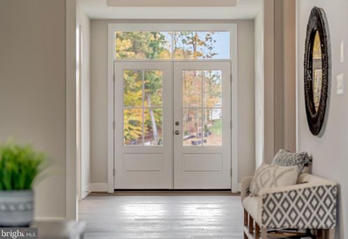 6580 Brooks Pl, Falls Church VA  22044-1105 exterior