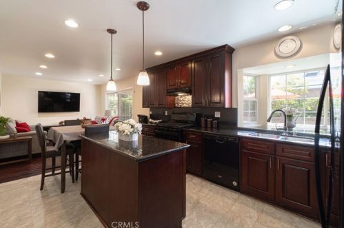 19406 Pricetown Ave, Long Beach CA  90746-2680 exterior