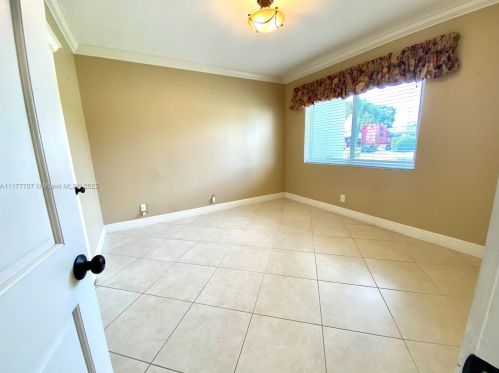 5750 112 Ter, Hialeah FL  33012-2573 exterior