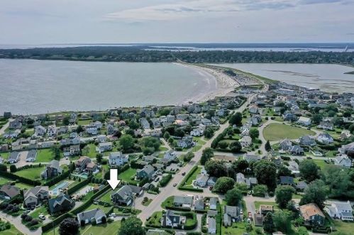 245 Purgatory Rd, Middletown, RI 02842-6036